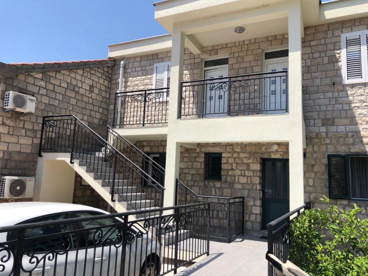 Apartment Seaside Pržno エクステリア 写真